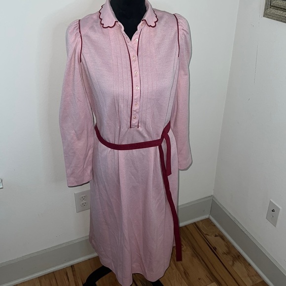 Leslie Fay Dresses & Skirts - Leslie Fay Vintage long sleeves buttoned scalloped collar pink dress sz 16